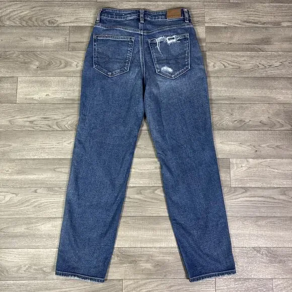 American Eagle Mom Straight Jeans High Rise Ripped Medium Wash sz 2 - Picture 7 of 8